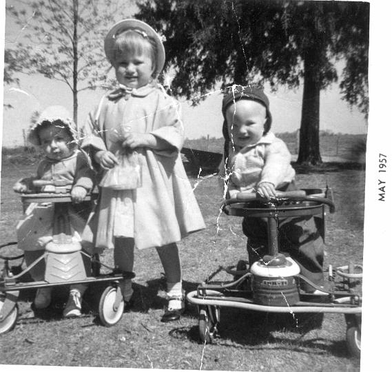 scan0172.jpg - Yvonne, Donny and Tresa.  Anabell, MO