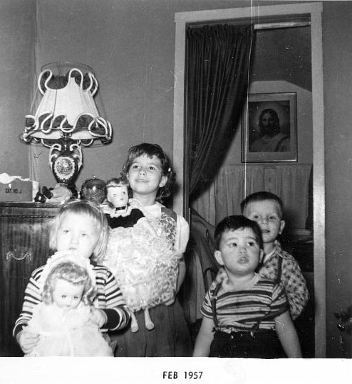 scan0003.jpg - Yvonne, Carol Ann, Cchucky Robert.  Waldo, MO Grandma Long's