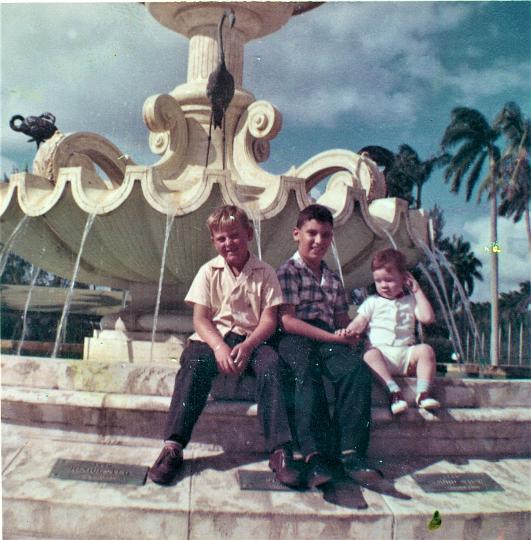 scan0022.jpg - Maurice, Unknown, George 1960