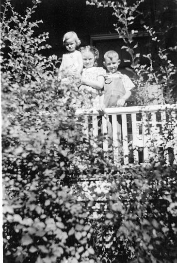 scan0015.jpg - Louise (2), Virginia (10), Melvin 8.5