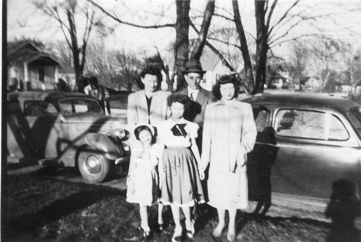 scan0032.jpg - Mildred, Lloyd, Louise, Virginia and Katherine