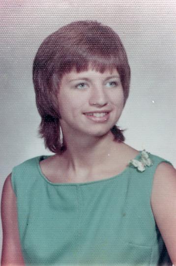 scan0004.jpg - Yvonne - 1972