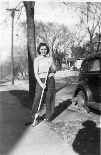 scan0018.jpg - Joyce