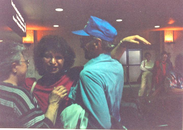 scan0028.jpg - Virginia, Yvonne and Dean - Warsaw, MO  @ 1993