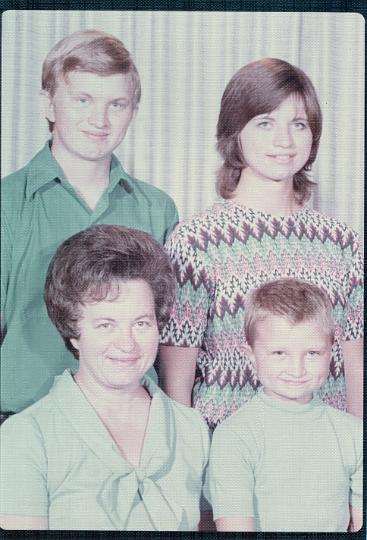 1970 Virginia Donny Yvonne Lorne.jpg